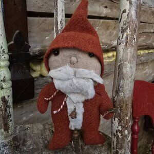 Primive Santa Claus Gnome Christmas Doll Red Wool  7” Signed Jackie Schmidt TCF